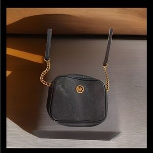 Fulton LG EW Crossbody Bag Purse Navy Leather Gold tone